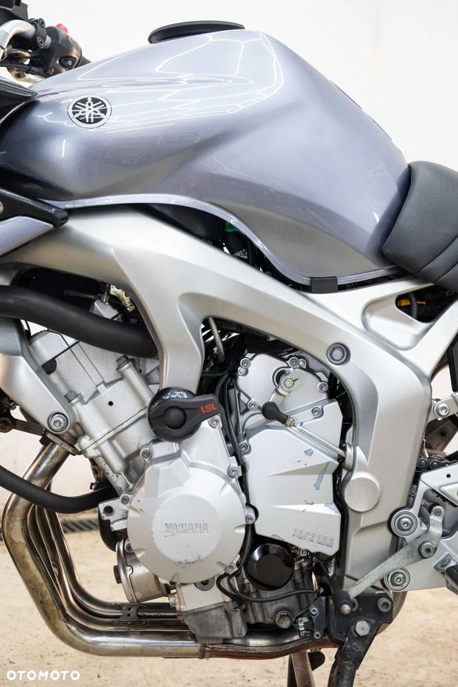 Yamaha FZ6 - 14