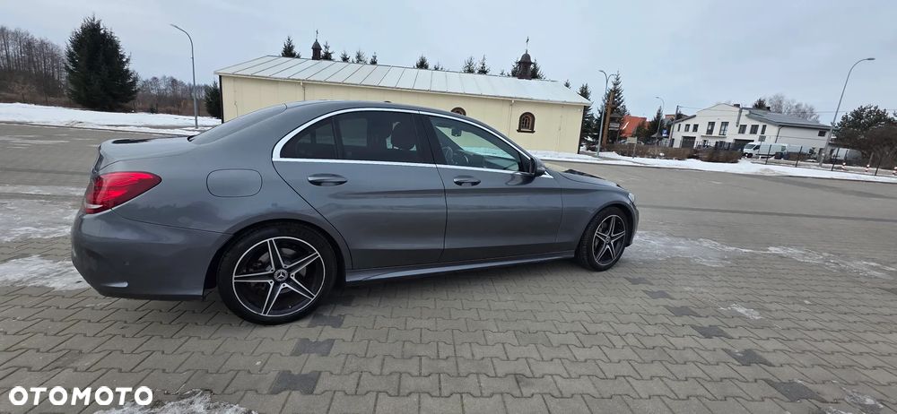 Mercedes-Benz Klasa C 180 9G-TRONIC AMG Line - 17