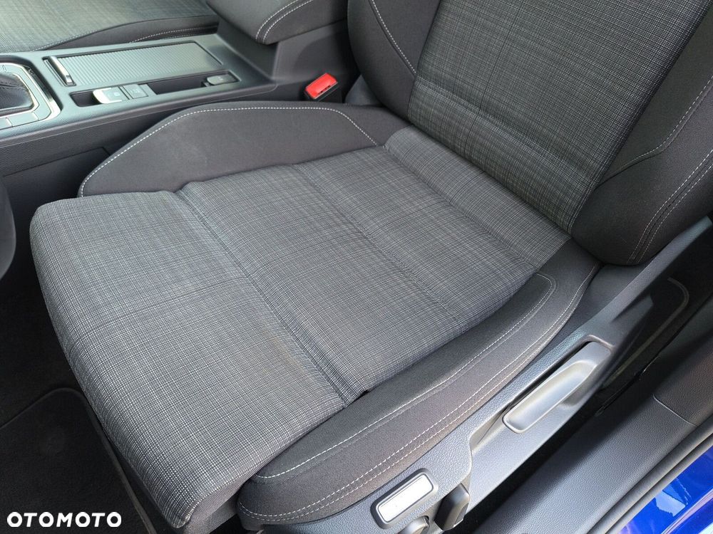 Volkswagen Passat - 23
