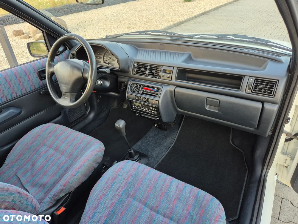 Ford Fiesta 1.1 CLX - 33