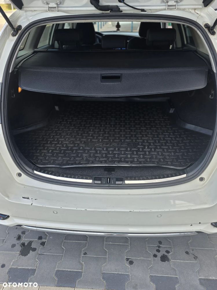 Toyota Auris ver-hybrid-135-premium - 11