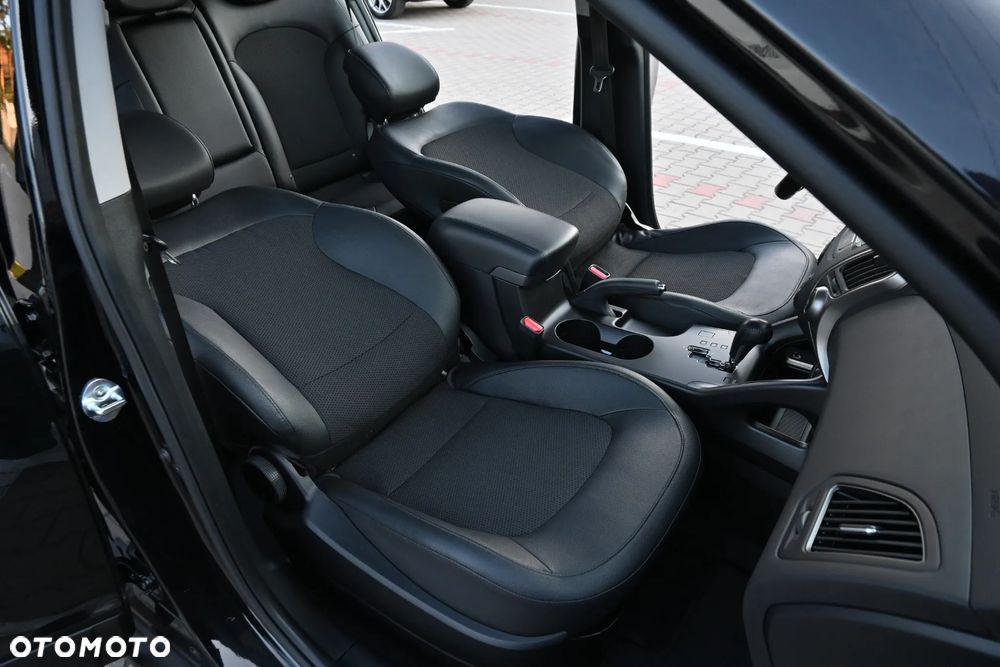 Hyundai ix35 2.0 GDI Premium 2WD - 28