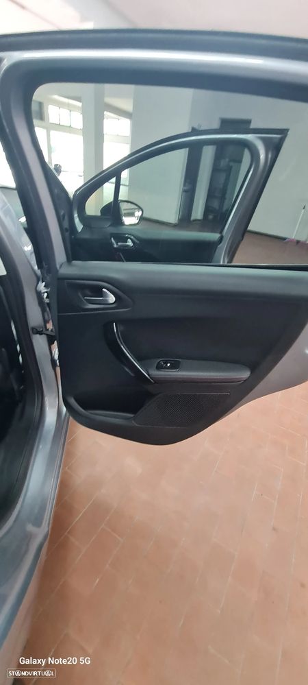 Peugeot 208 1.2 PureTech GT Line - 20