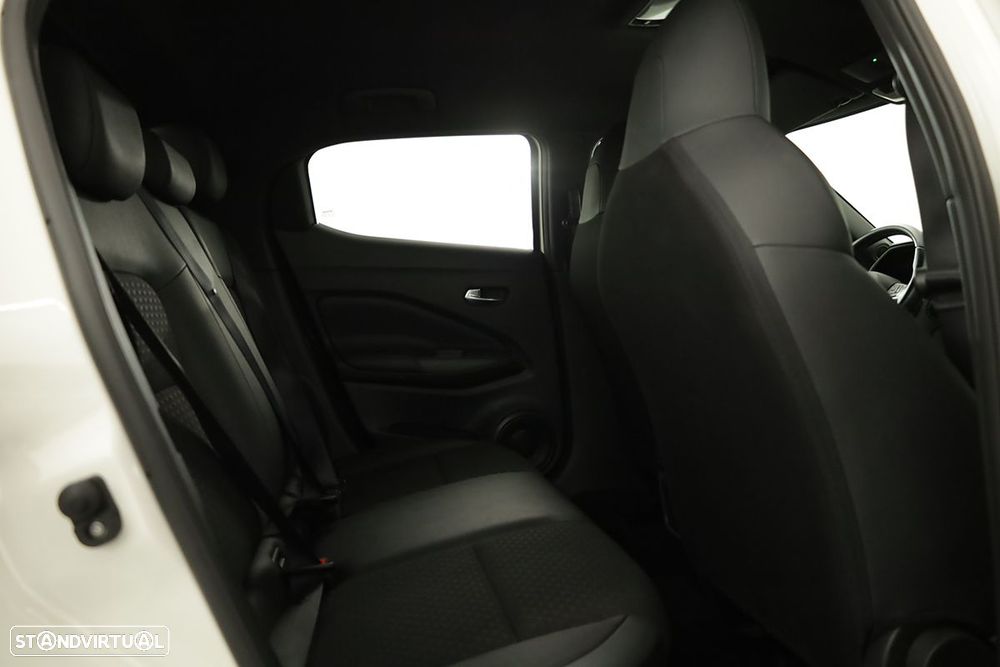 Nissan Juke 1.0 DIG-T N-Design Black DCT - 21