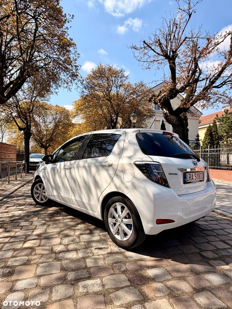 Toyota Yaris Hybrid 100 Premium - 5