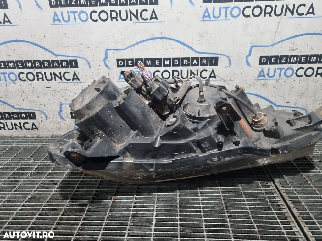 Far Dreapta Mitsubishi Outlander Facelift 2009 - 2012 SUV 4 Usi (1314) Xenon - 3