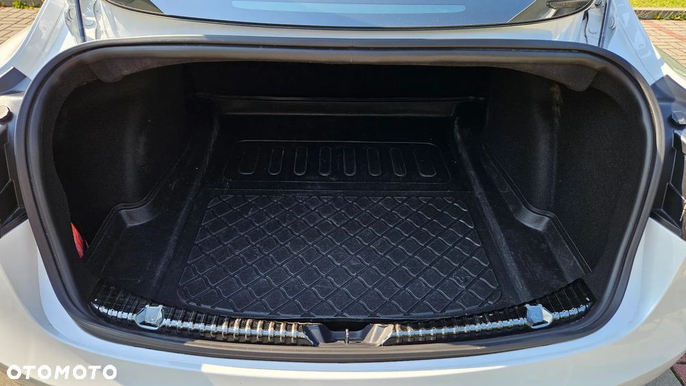 Tesla Model 3 - 34