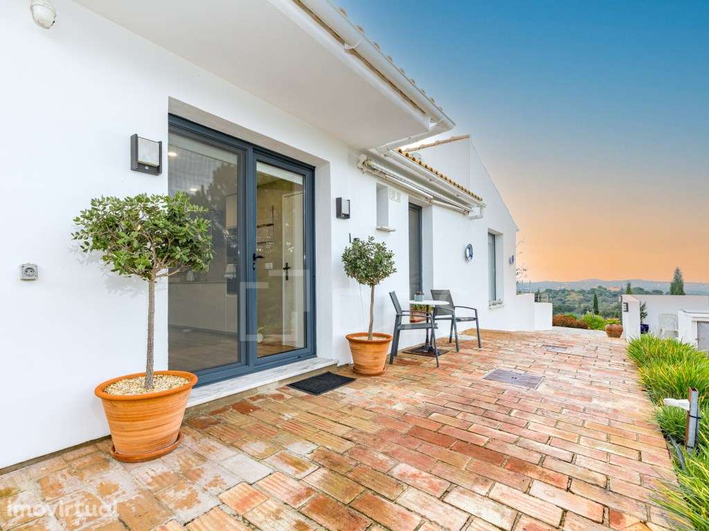 Moradia T3 com piscina e jardim privativo em Loulé - Grande imagem: 3/36