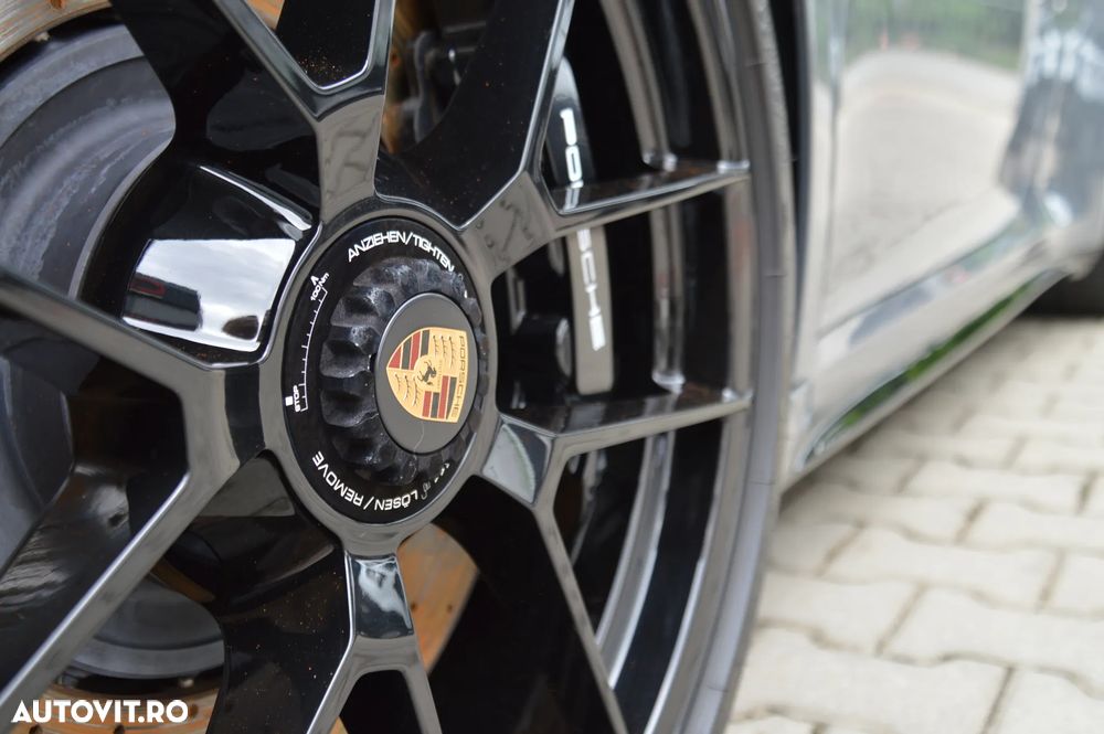 Porsche 911 Targa 4 GTS PDK - 28