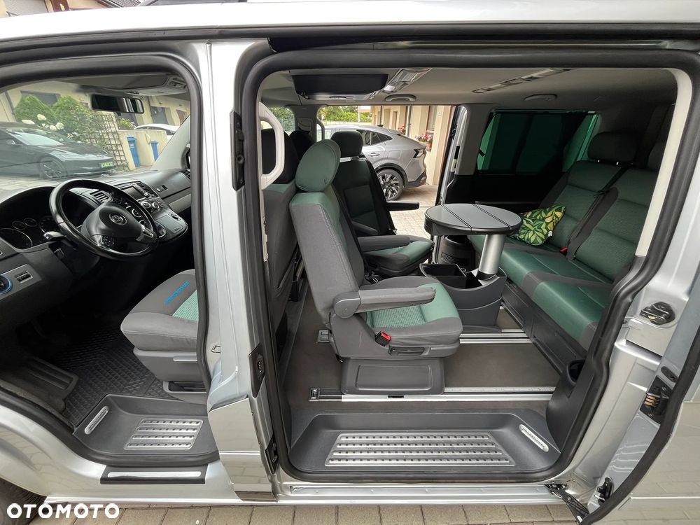 Volkswagen Multivan - 16