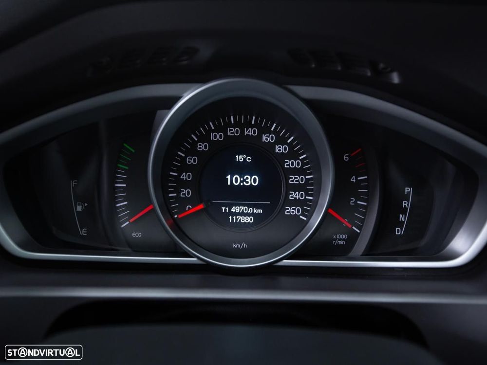 Volvo V40 - 18