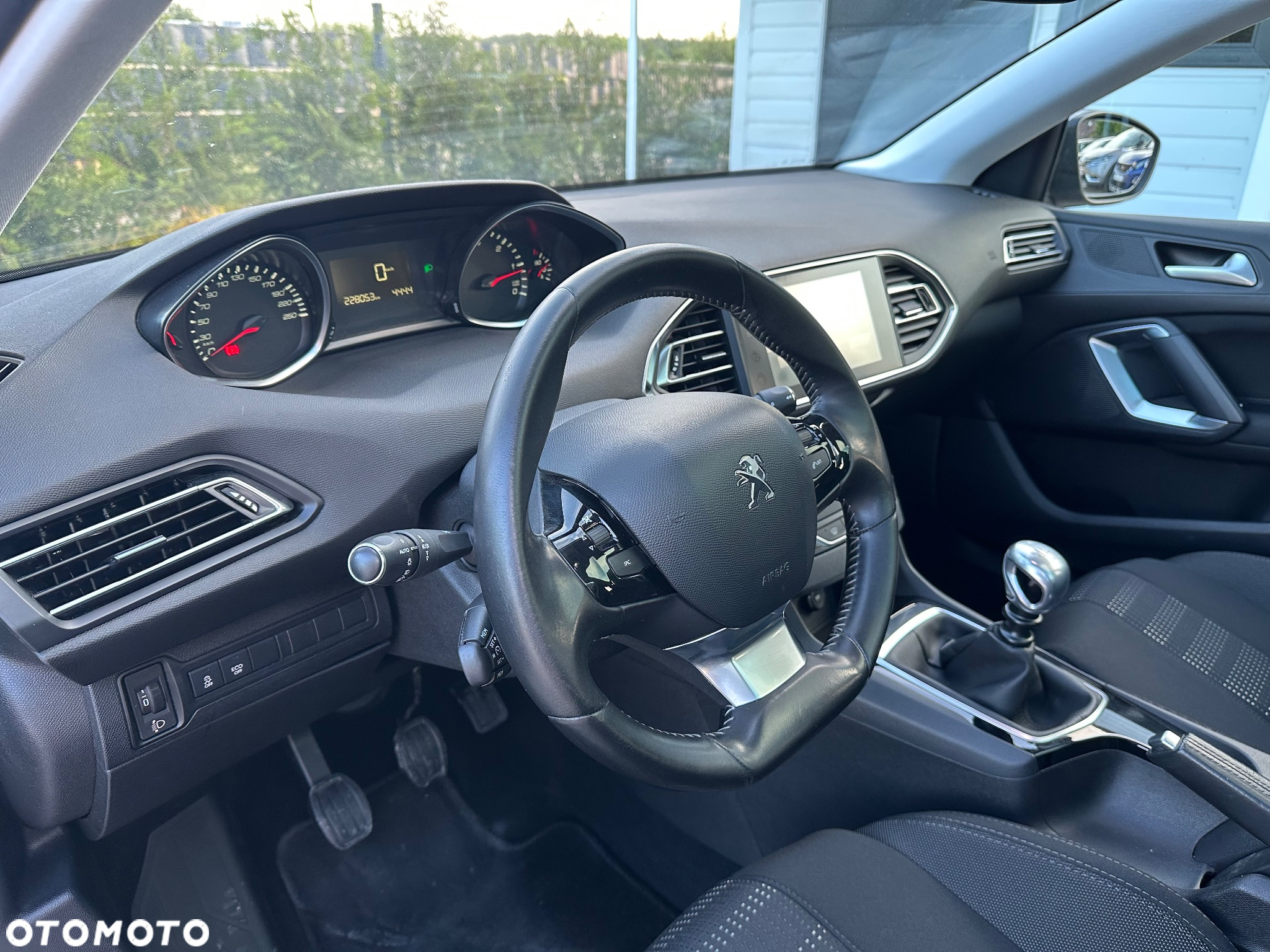 Peugeot 308 1.6 BlueHDi Allure S&S - 22