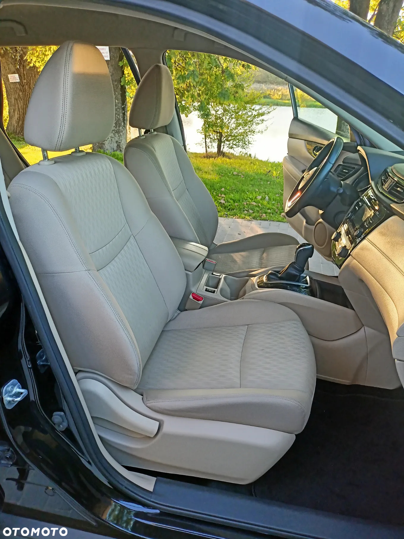 Nissan Rogue - 14
