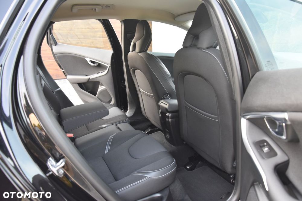Volvo V40 D4 Drive-E Momentum - 18