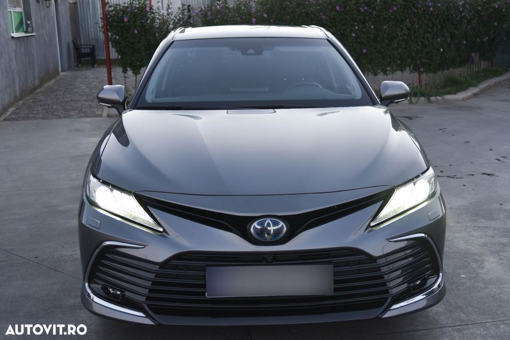 Toyota Camry 2.5 HEV Luxury - 3