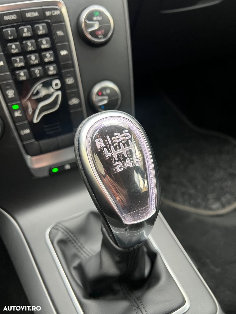 Volvo V40 D2 Basic - 14