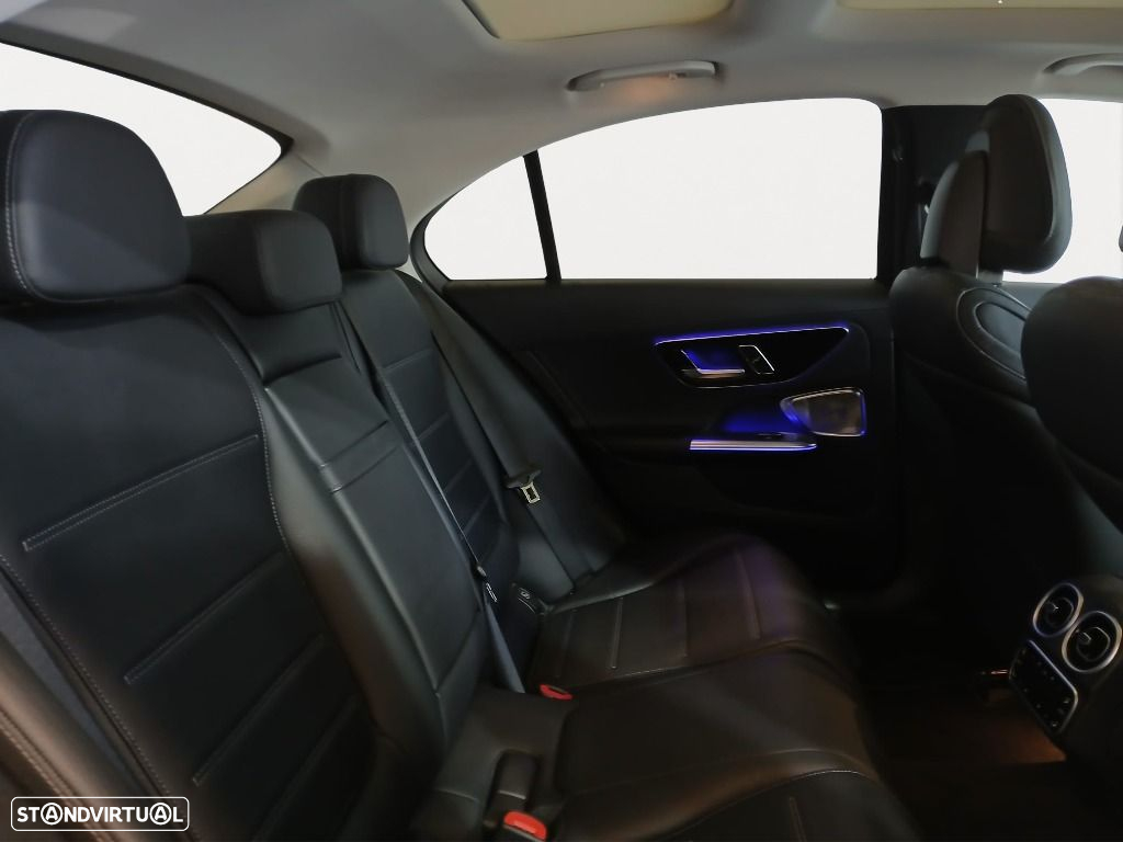 Mercedes-Benz C 300 d AMG Line - 12