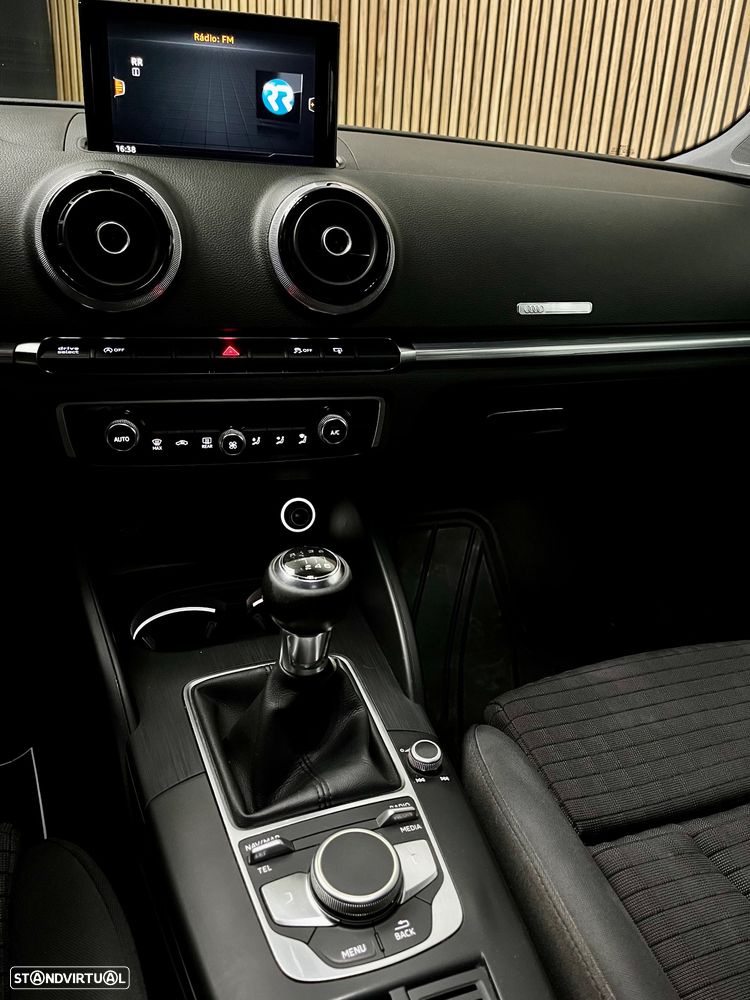 Audi A3 Sportback 1.6 TDI S-line - 9