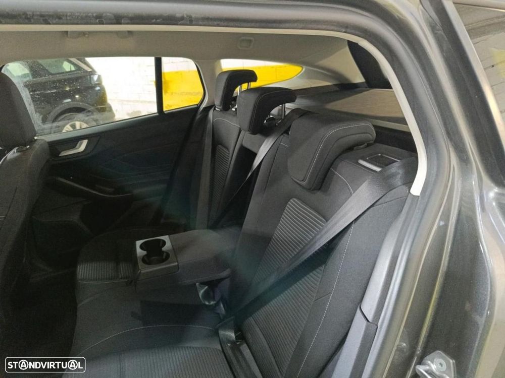 Ford Focus SW 1.5 TDCi EcoBlue Titanium - 9