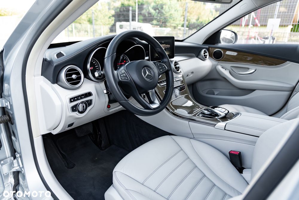 Mercedes-Benz Klasa C 220 (BlueTEC) d 7G-TRONIC AMG Line - 19