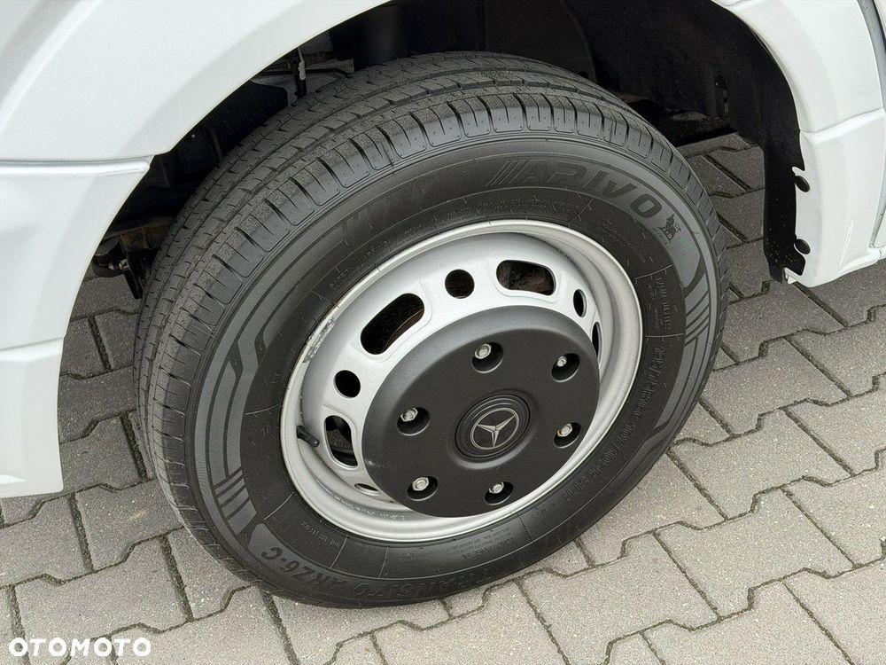 Mercedes-Benz Sprinter - 9
