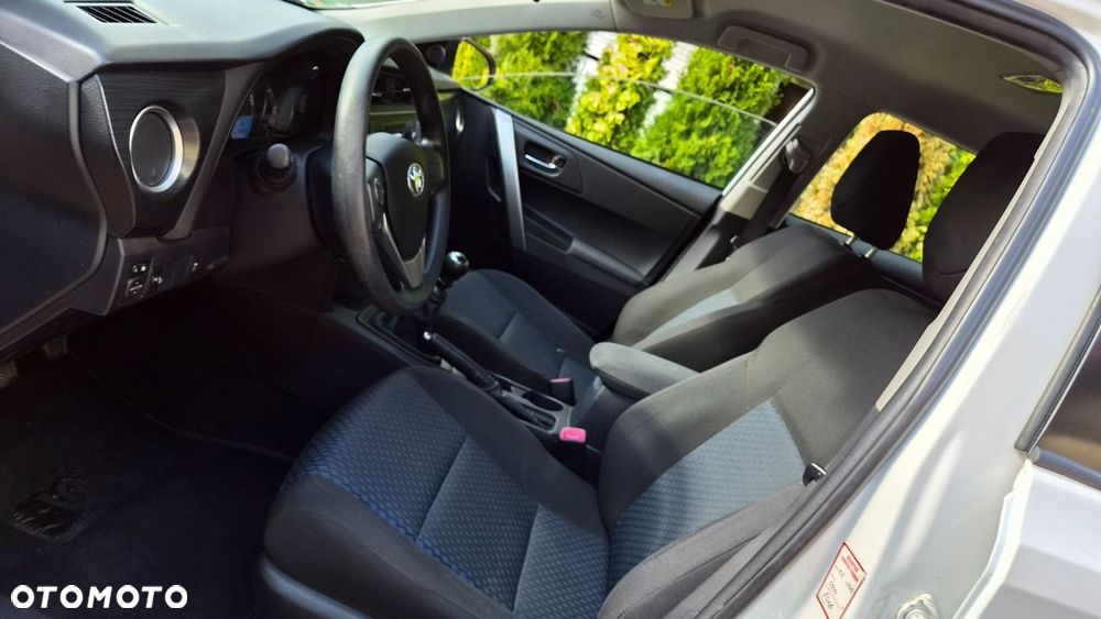 Toyota Auris 1.33 VVT-i Terra - 13