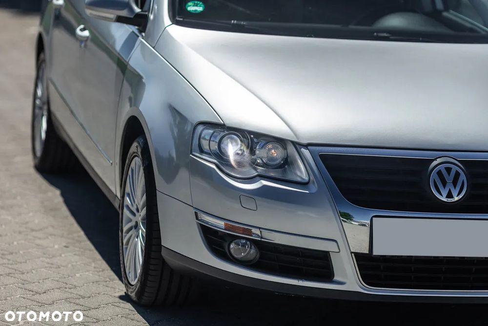Volkswagen Passat Variant 3.2 V6 FSI 4Motion DSG Highline - 3