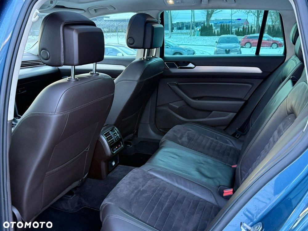 Volkswagen Passat - 13