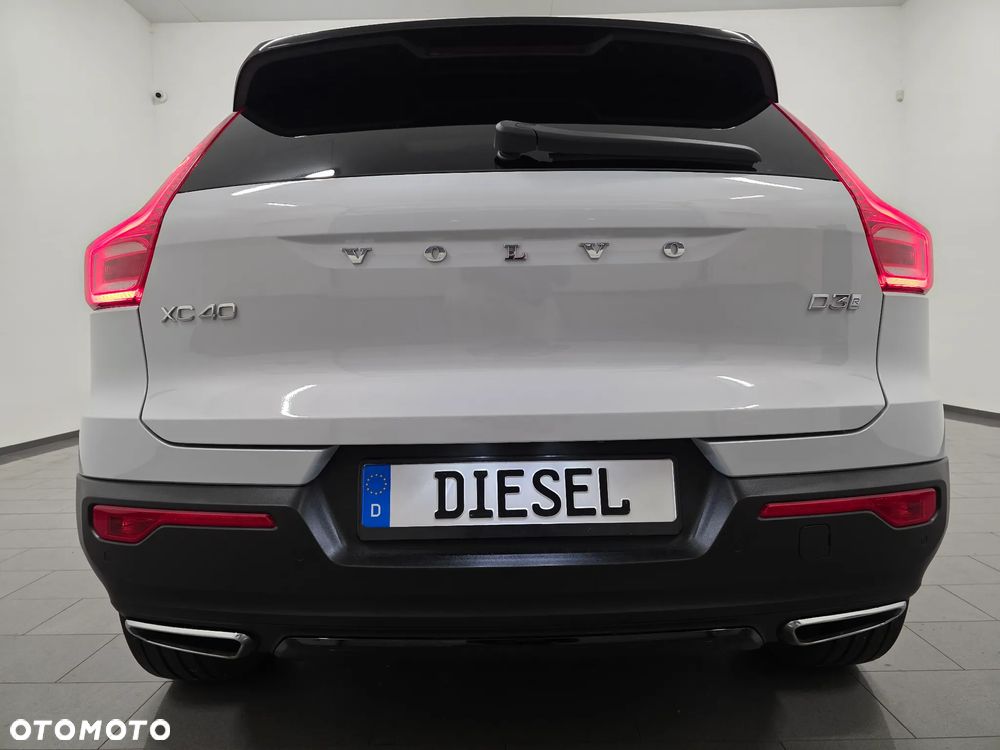 Volvo XC 40 D3 SCR R-Design - 37