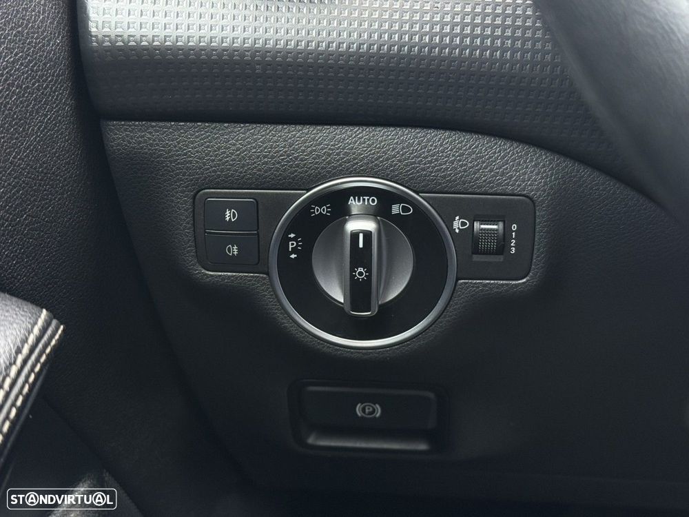 Mercedes-Benz A 180 CDI 7G-DCT AMG Line - 11