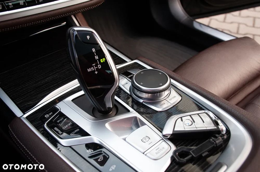 BMW Seria 7 730d xDrive sport - 16