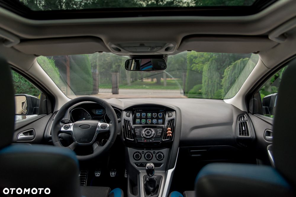 Ford Focus 1.6 Titanium - 32