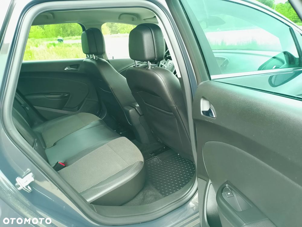 Opel Astra 1.6 CDTI DPF ecoFLEX TourerStart/Stop Exklusiv - 25