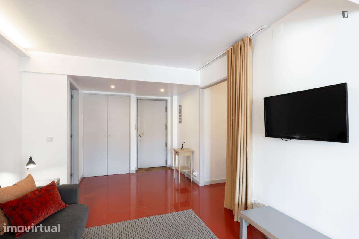 Apartamento com 1 quartos - localizado em Santo Ildefonso Porto - Grande imagem: 2/25