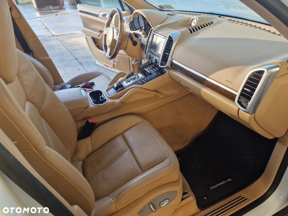 Porsche Cayenne - 19