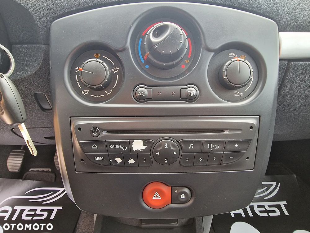 Renault Clio 1.2 16V 75 Collection - 11