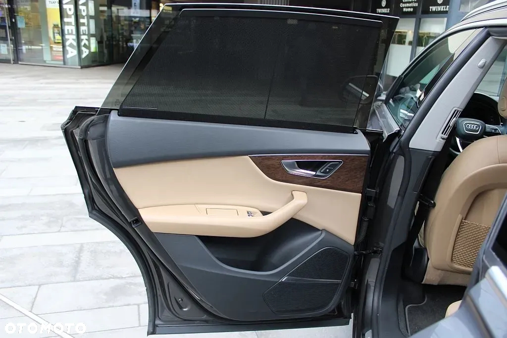 Audi Q8 55 TFSI quattro tiptronic - 34