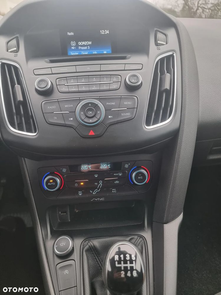 Ford Focus SW 1.5 EcoBoost S&S ST-LINE - 8