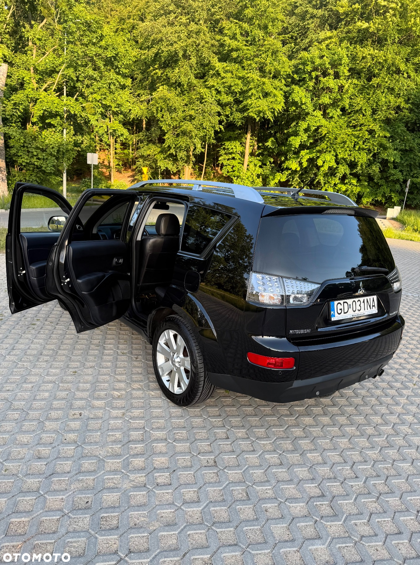Mitsubishi Outlander - 14