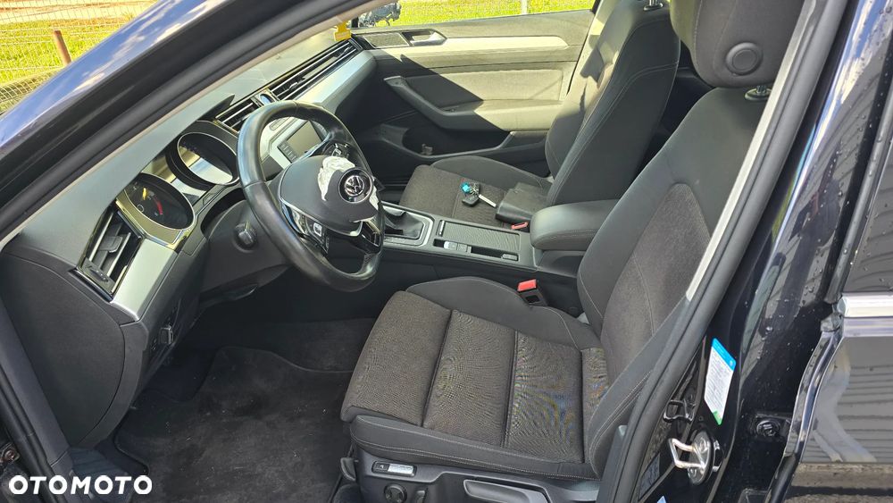 Volkswagen Passat - 18