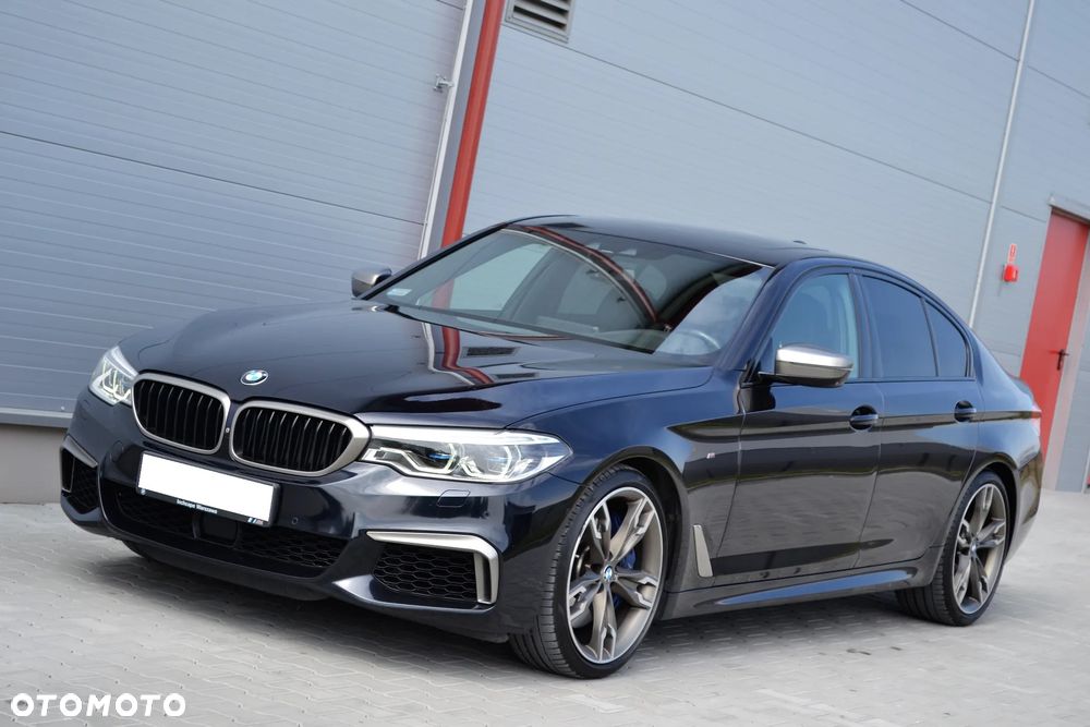 BMW Seria 5 M550i xDrive sport - 8