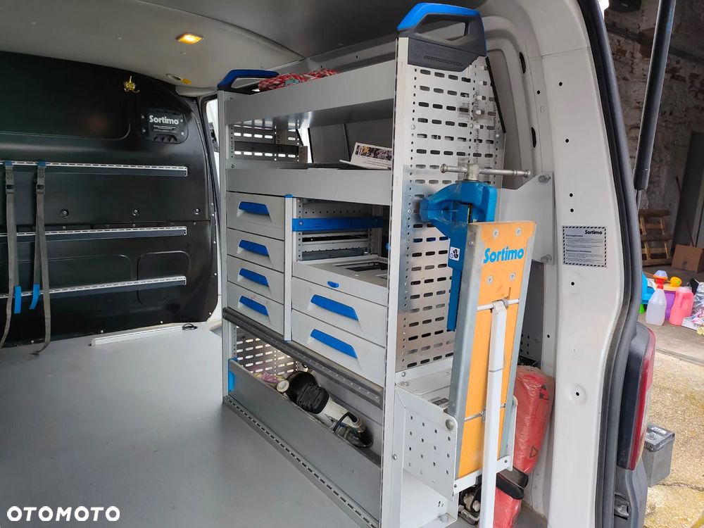 Volkswagen T5 BLASZAK - 13