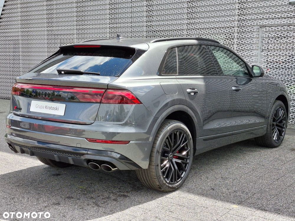 Audi SQ8 - 8