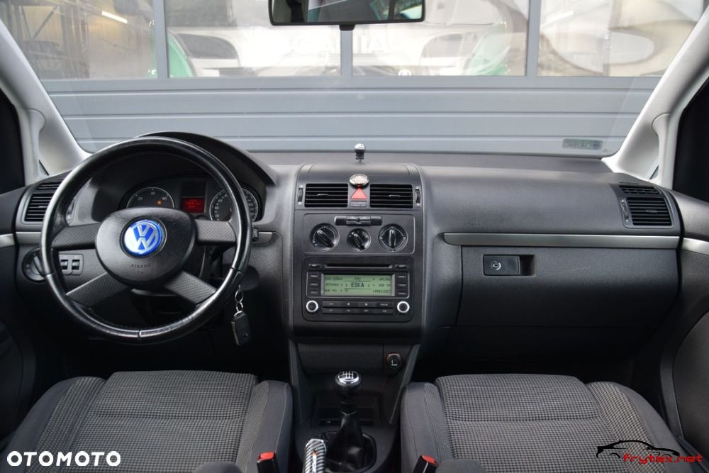 Volkswagen Touran - 32