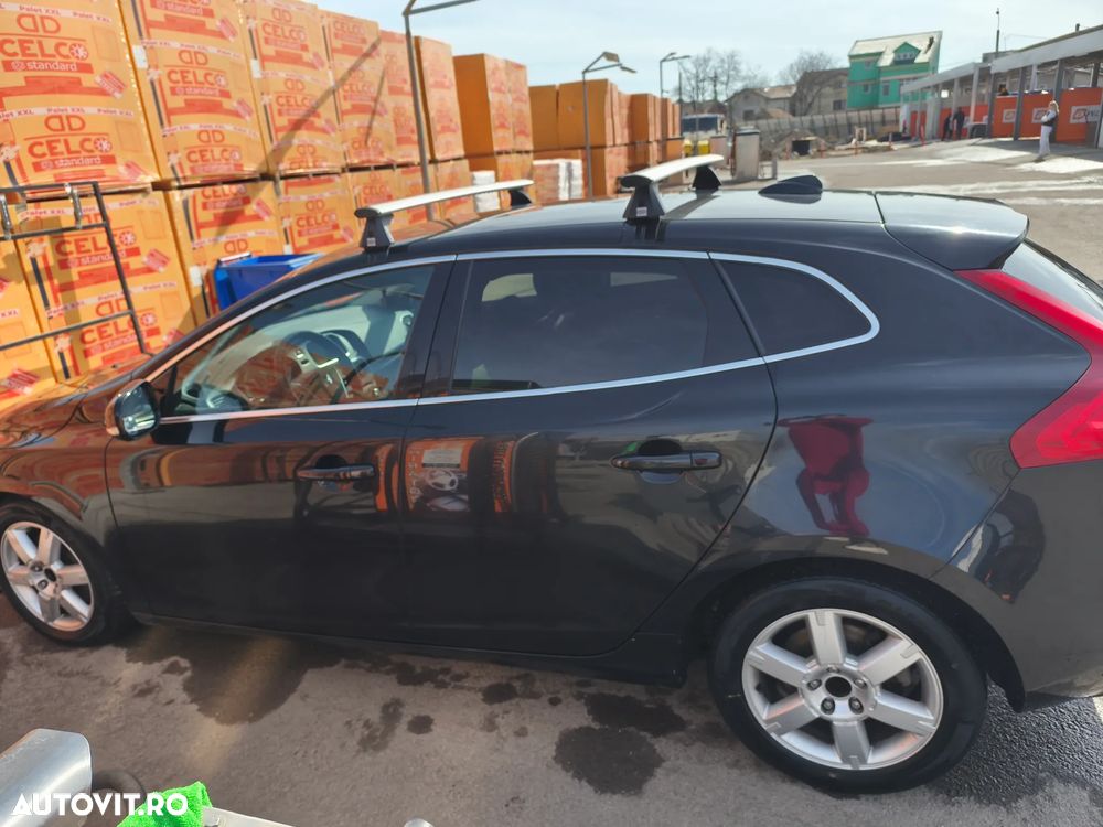 Volvo V40 D2 Powershift Momentum - 9