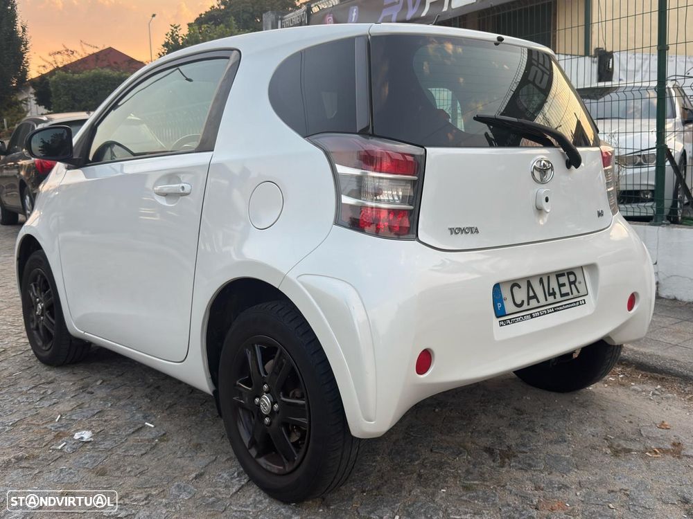 Toyota iQ 1.0 - 4