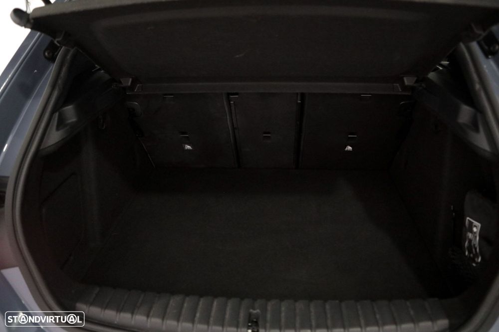 BMW 118 d Pack Desportivo M Pro - 11