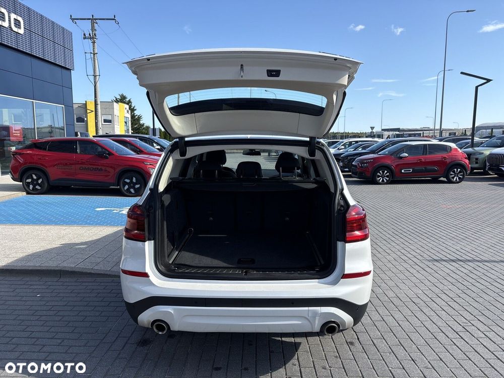 BMW X3 xDrive20i - 27