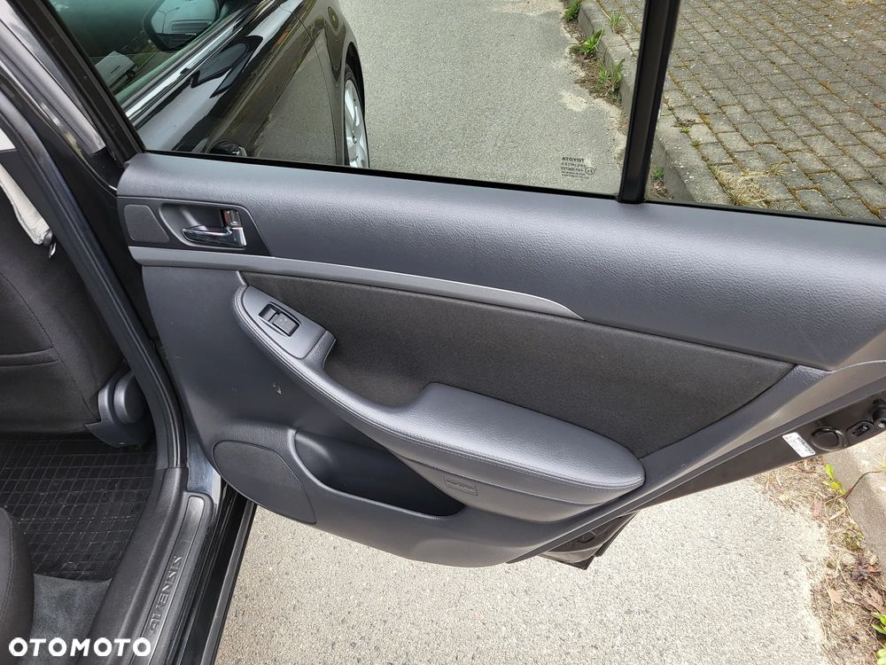 Toyota Avensis 1.8 VVT-i Executive - 17