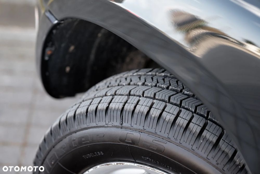 Toyota RAV4 2.0 Special - 28